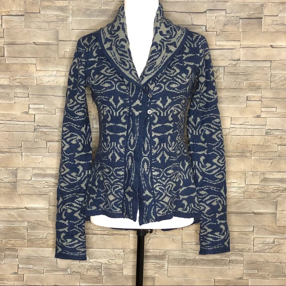 Royal Robbins Sweaters - Royal Robbins blue motif cardigan